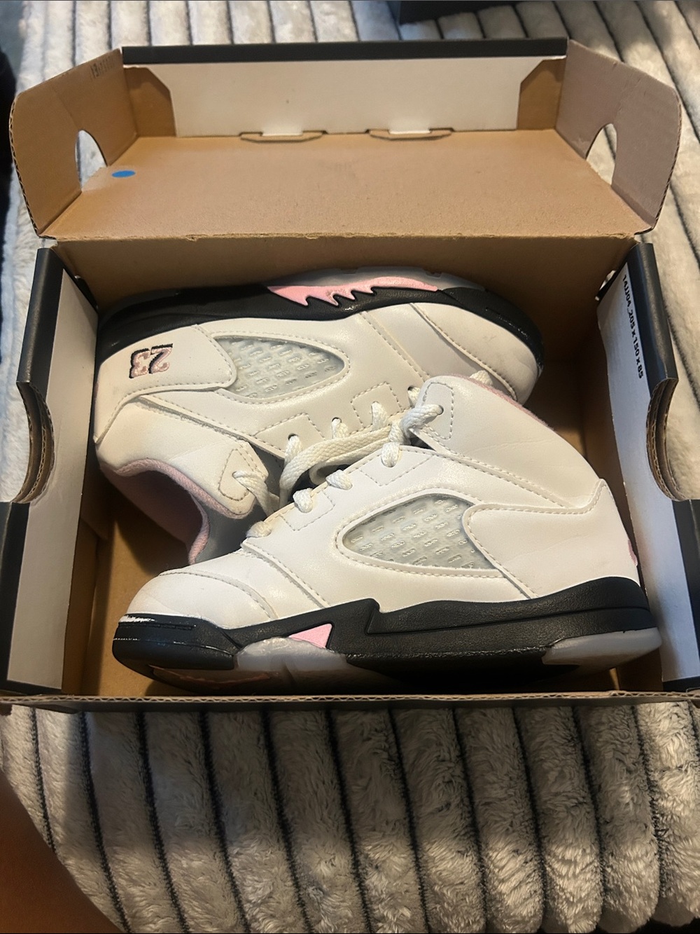 Jordan 3’s Retro Kids White and Pink High-Top Sneakers